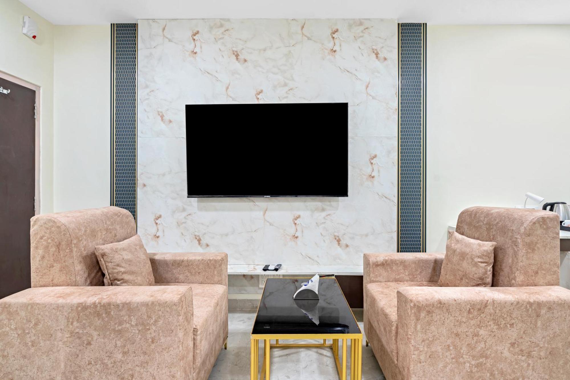 Khammam Hotel Sky Land מראה חיצוני תמונה