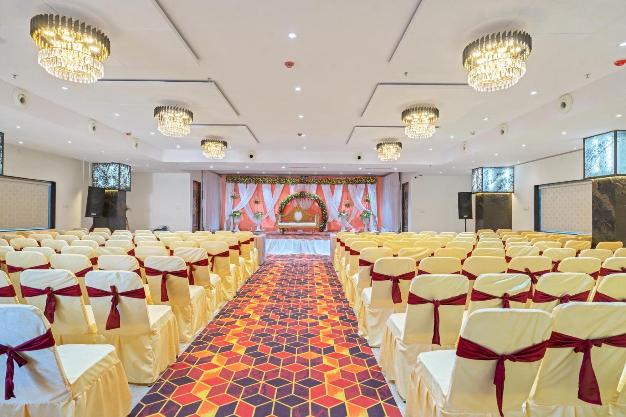 Khammam Hotel Sky Land מראה חיצוני תמונה